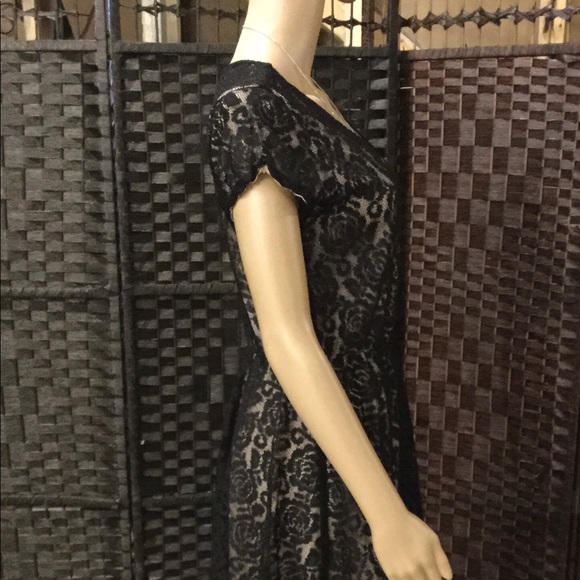 Paper Doll Dress Size Medium - Picture 2 of 6